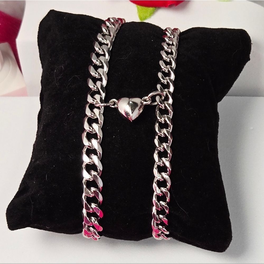 Couple’s Love Bracelet Set – Silver Magnetic Heart Cuban Link Valentine’s Gift